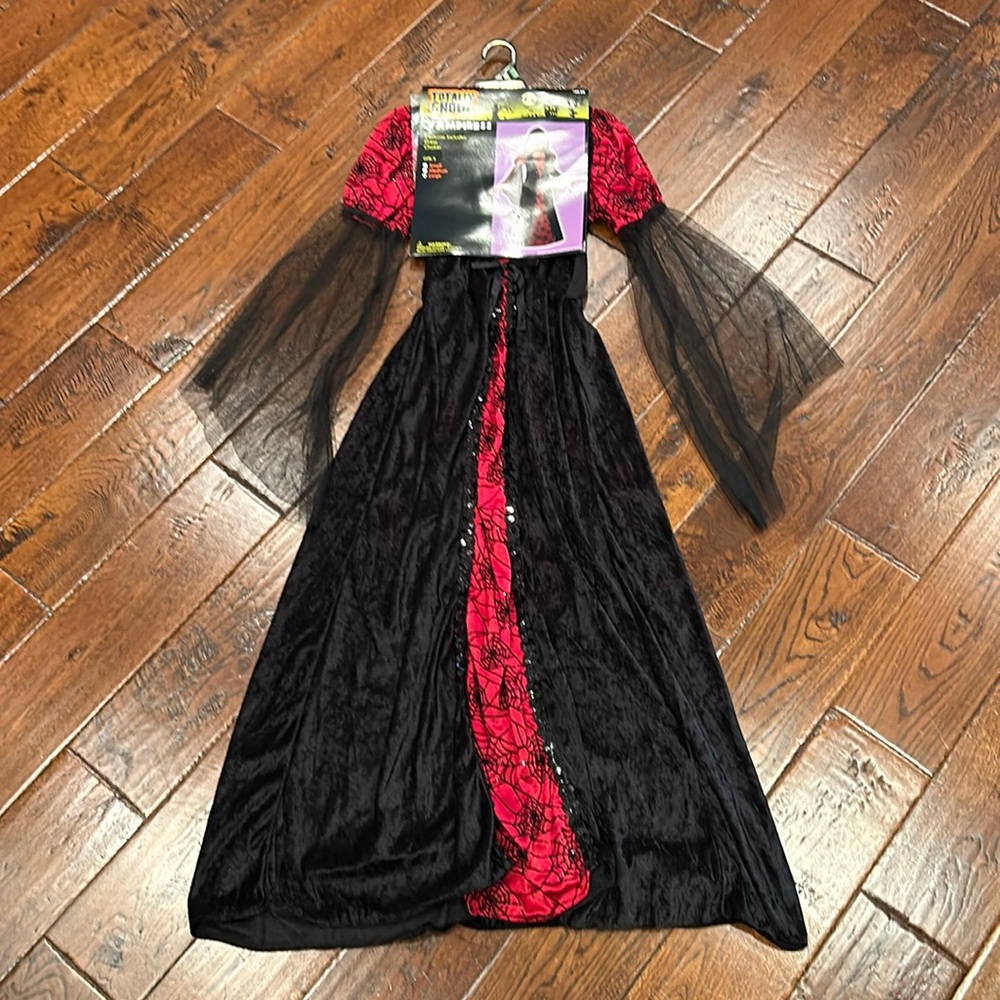 Totally Ghoul Girl’s Vampiress Costume Size Large NEW